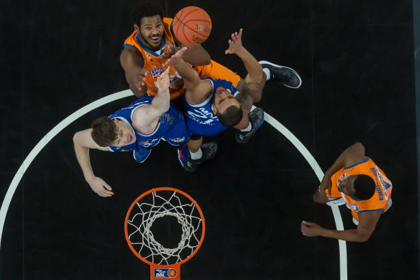 赛自创办以 赛自创办以